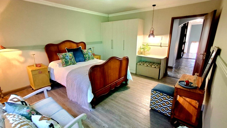 5 Bedroom Property for Sale in Roodia Free State
